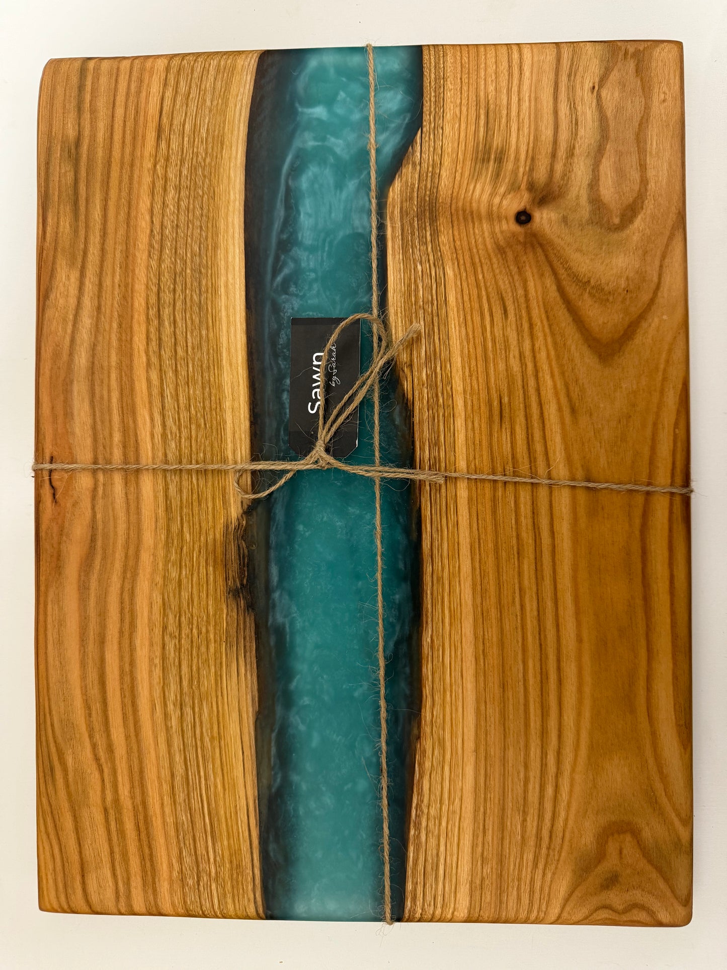 Sawn by Sarah Cherry & Kingfisher Resin Serving Board