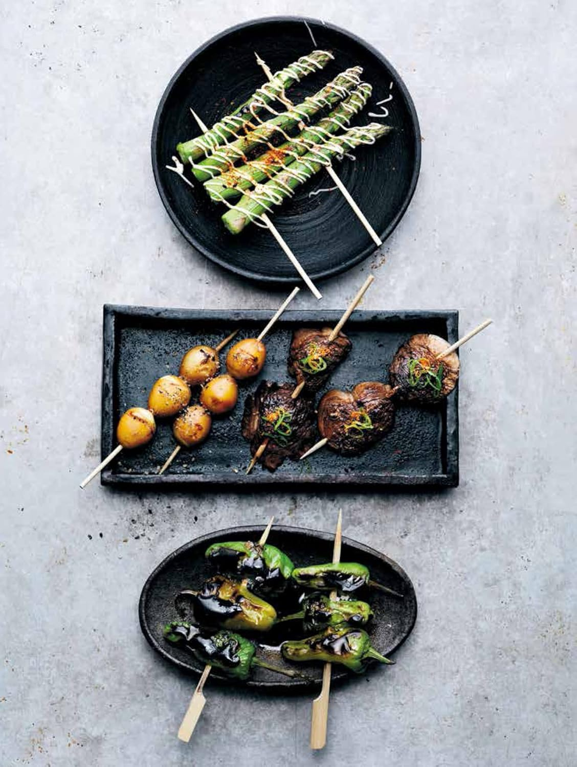Korean BBQ & Japanese Grills: Yakitori, yakiniku, izakaya Hardcover Book